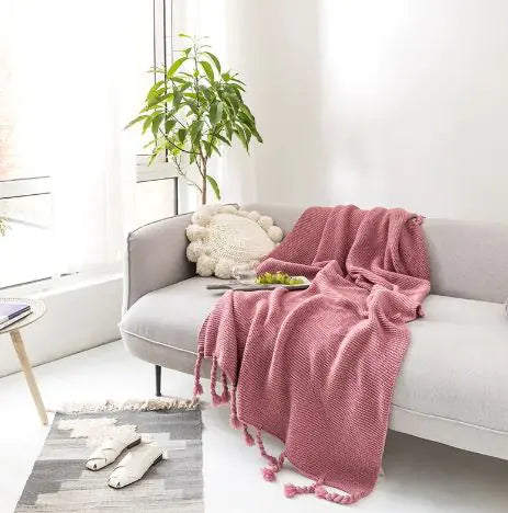 Knitted Throw Blanket – Soft, Textured Home Accent