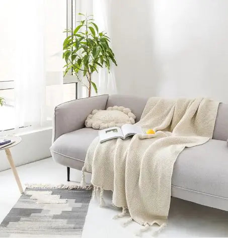 Knitted Throw Blanket – Soft, Textured Home Accent